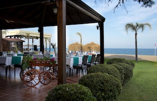6 restaurantes; se sirve desayuno, almuerzo, cena y brunch