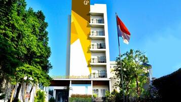 واجهة المنشأة