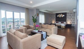 Minibar, in-room safe, free WiFi - Grande Padjadjaran Hotel Bogor (Bogor)