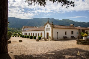 Front of property - Hotel Rural Quinta de Samaiões (Chaves)