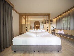 华丽套房 | 防过敏的被褥、迷你吧、客房内保险箱、办公桌