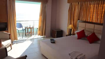 Deluxe Double Room | 1 bedroom, premium bedding, minibar, in-room safe