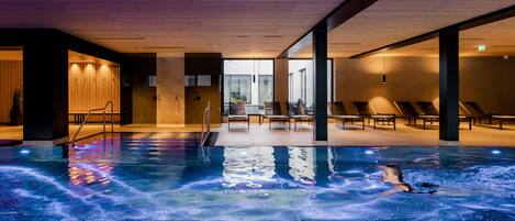 Indoor pool, pool loungers