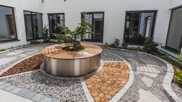 Sauna, hot tub, steam room, sports massages, massages