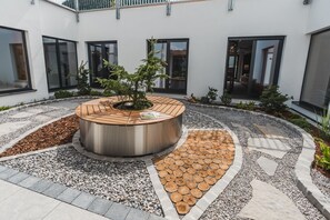 Sauna, hot tub, steam room, sports massages, massages