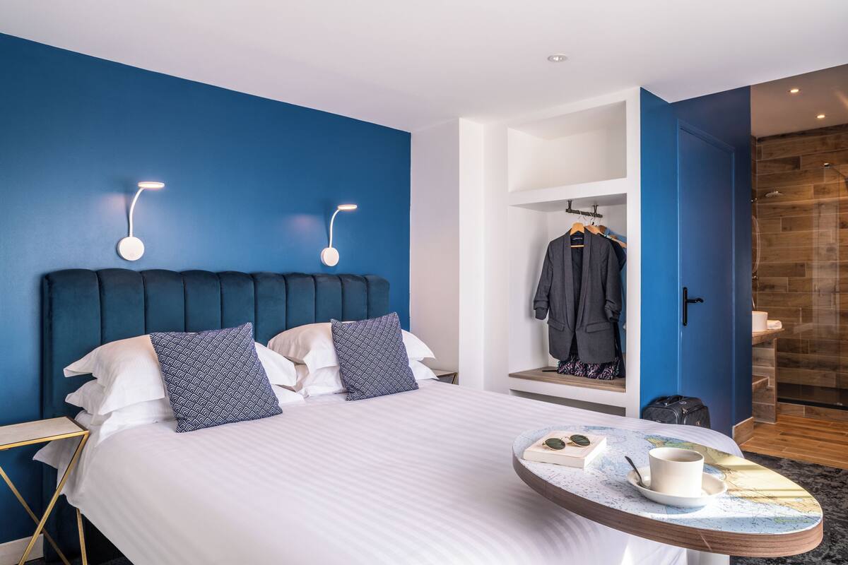 double room, sea view | 1 bedroom, premium bedding, pillow-top beds, minibar