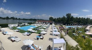 Vlak bij het strand, wit zand, vervoer van/naar het strand