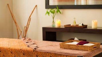 Lichaamsbehandelingen, aromatherapie, Thaise massages, body scrubs