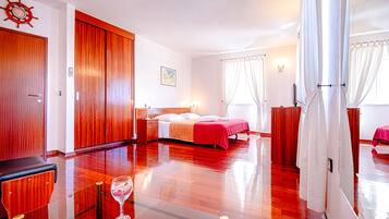 Comfort Double Room, Sea View | Premium bedding, minibar, in-room safe, desk