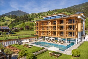 Front of property - Natur Resort RISSBACHER (Stumm)