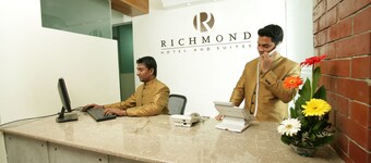Richmond Hotel & Suites
