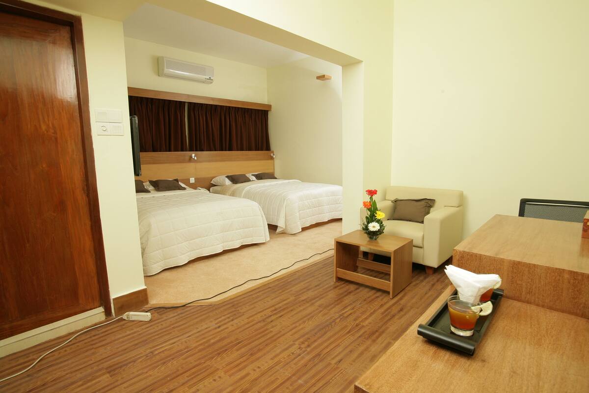 family room | minibar, desk, iron/ironing board, free wifi