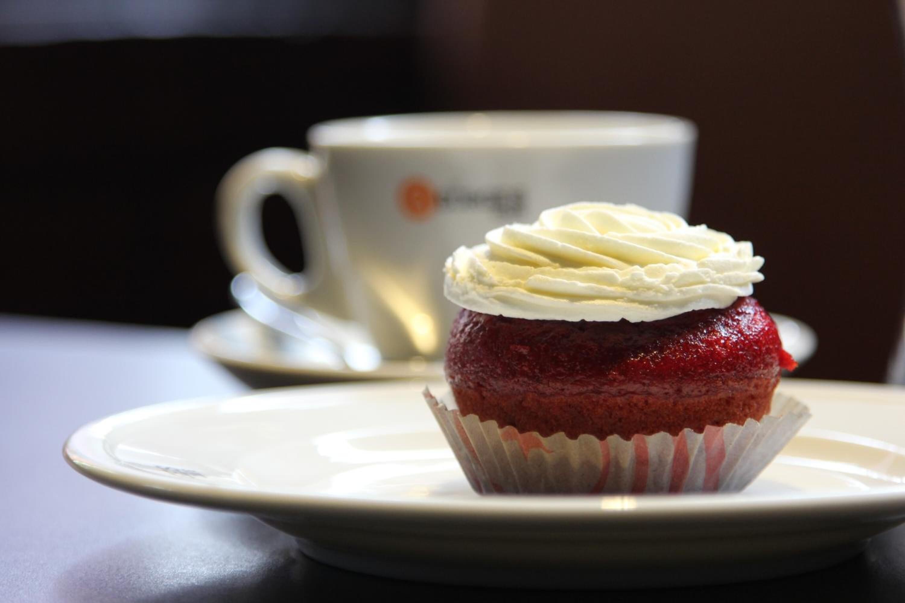 breakfast, lunch, dinner served; american cuisine