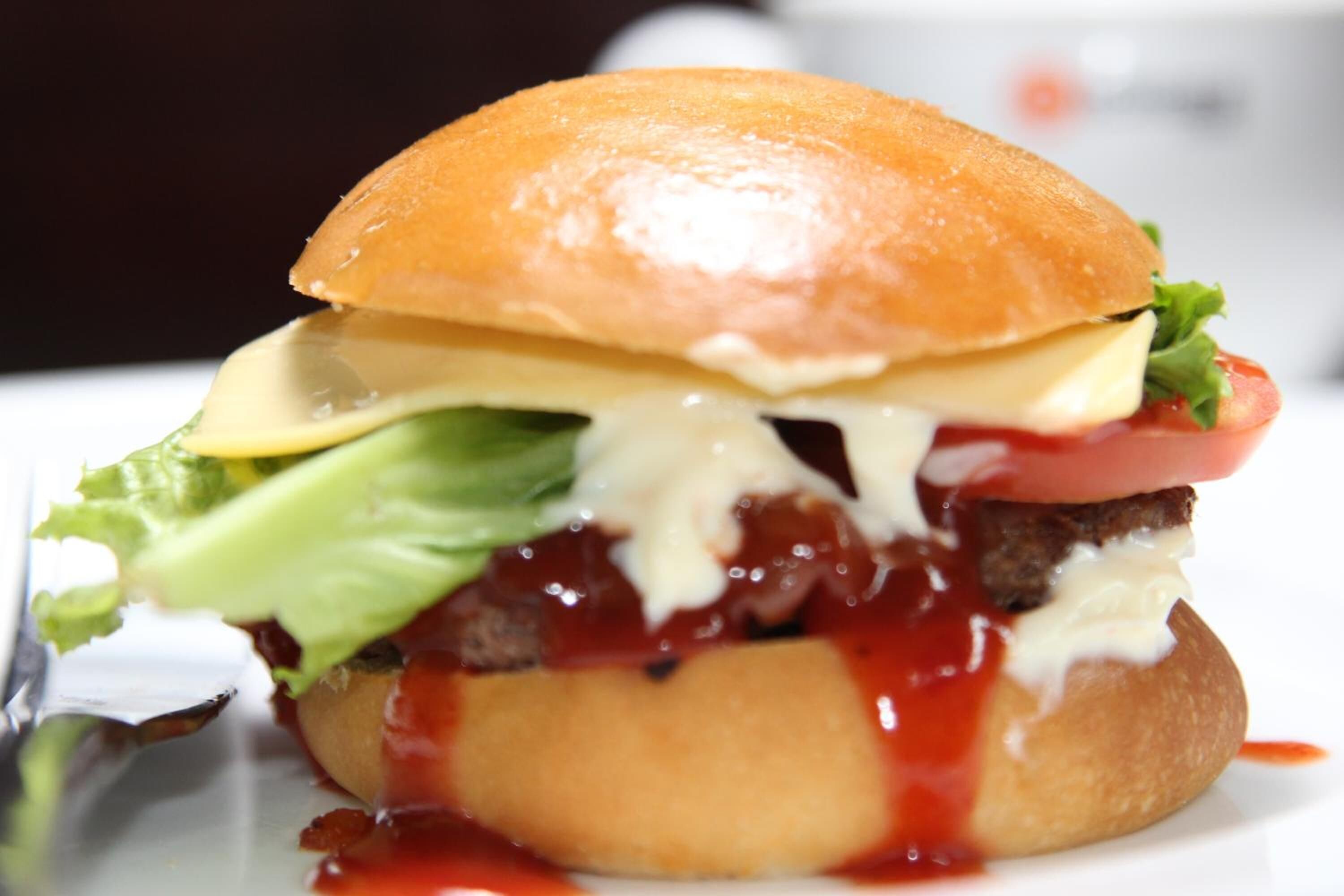 breakfast, lunch, dinner served; american cuisine