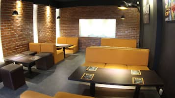Café da manhã com buffet todos os dias (USD 15 por pessoa)