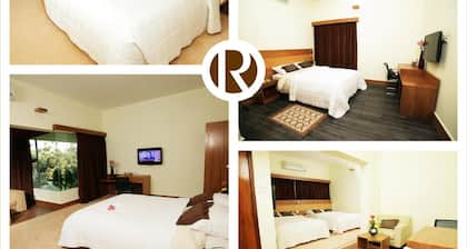 Richmond Hotel & Suites