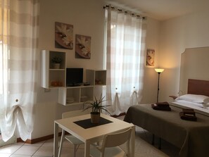 Studio | In-room dining