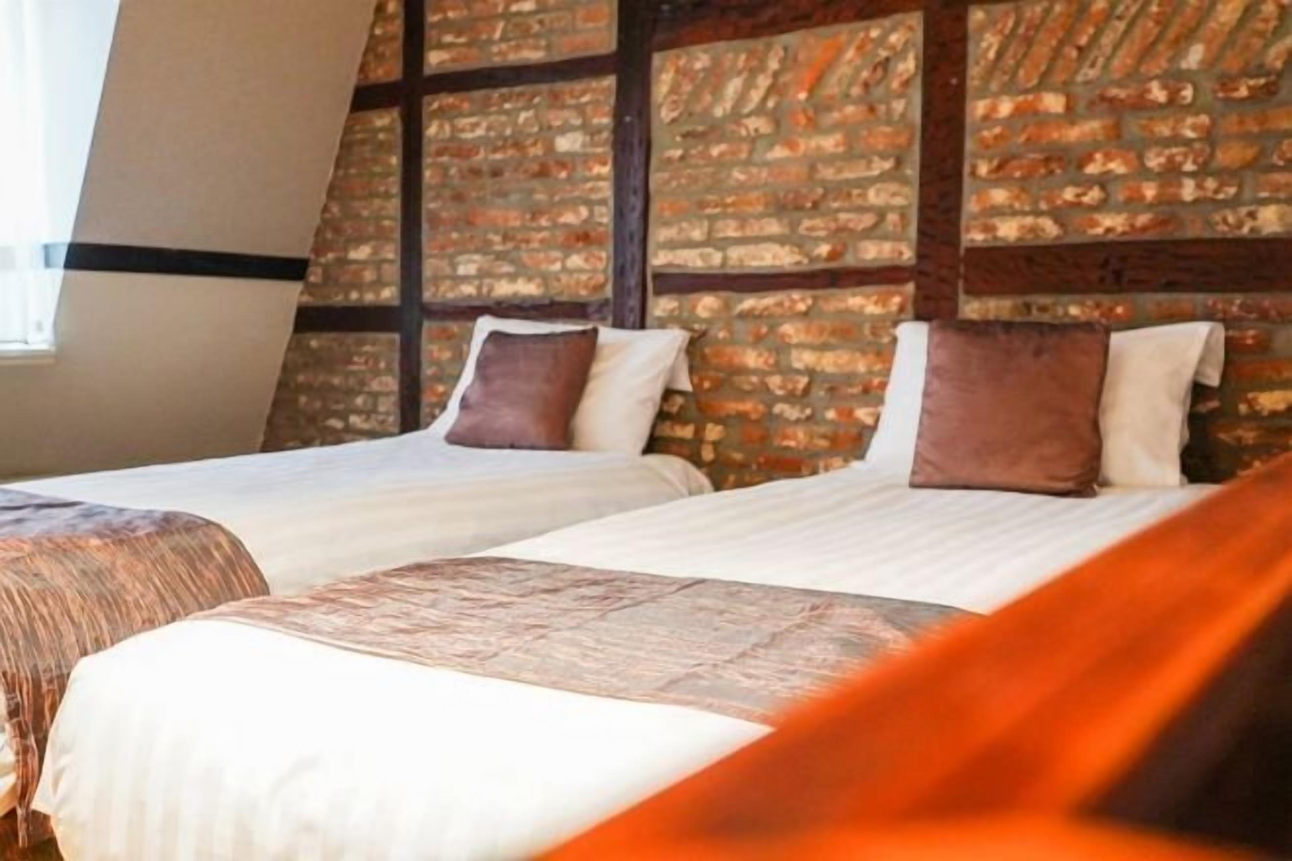 1 bedroom, in-room safe, blackout curtains, soundproofing