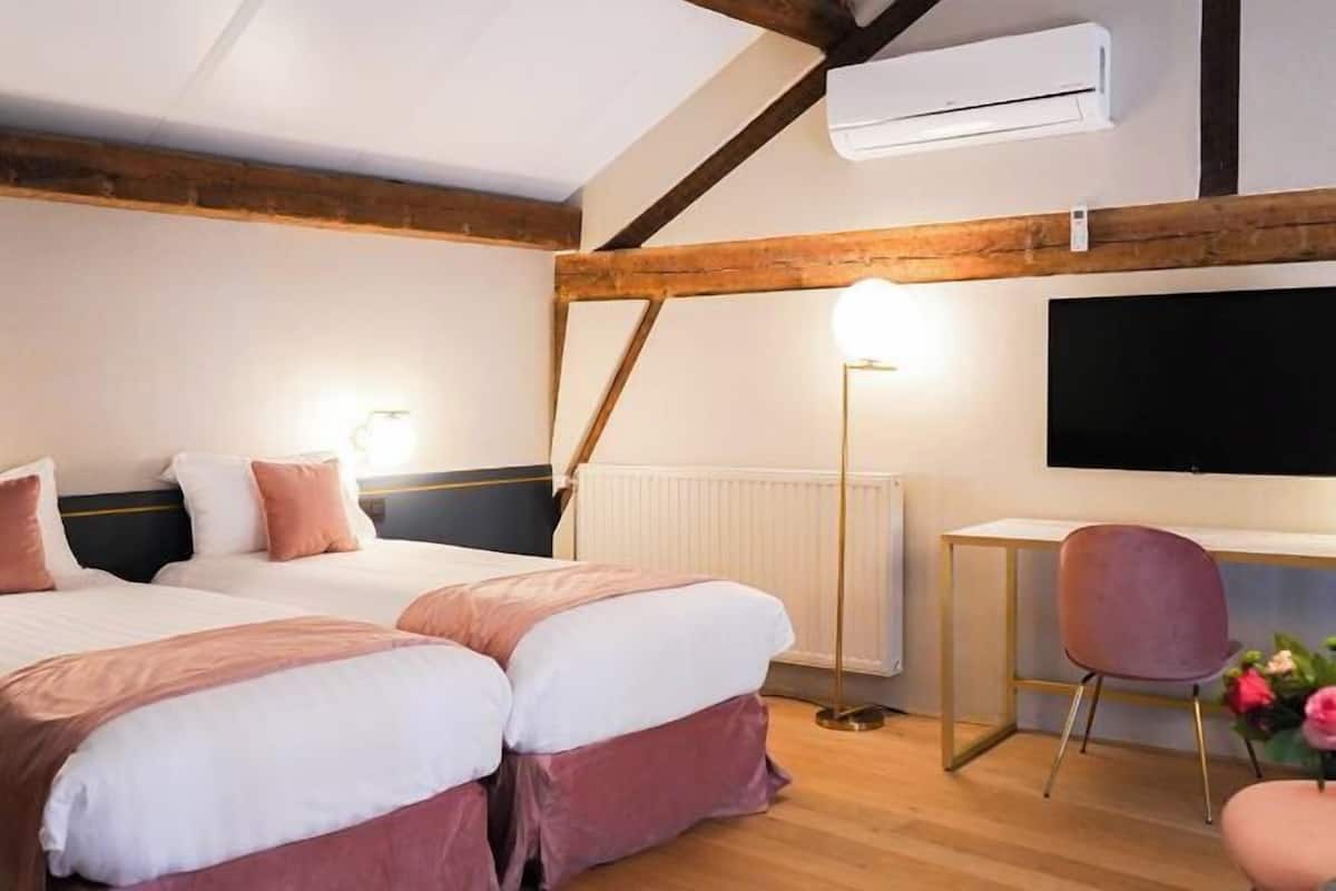 1 bedroom, in-room safe, blackout drapes, soundproofing