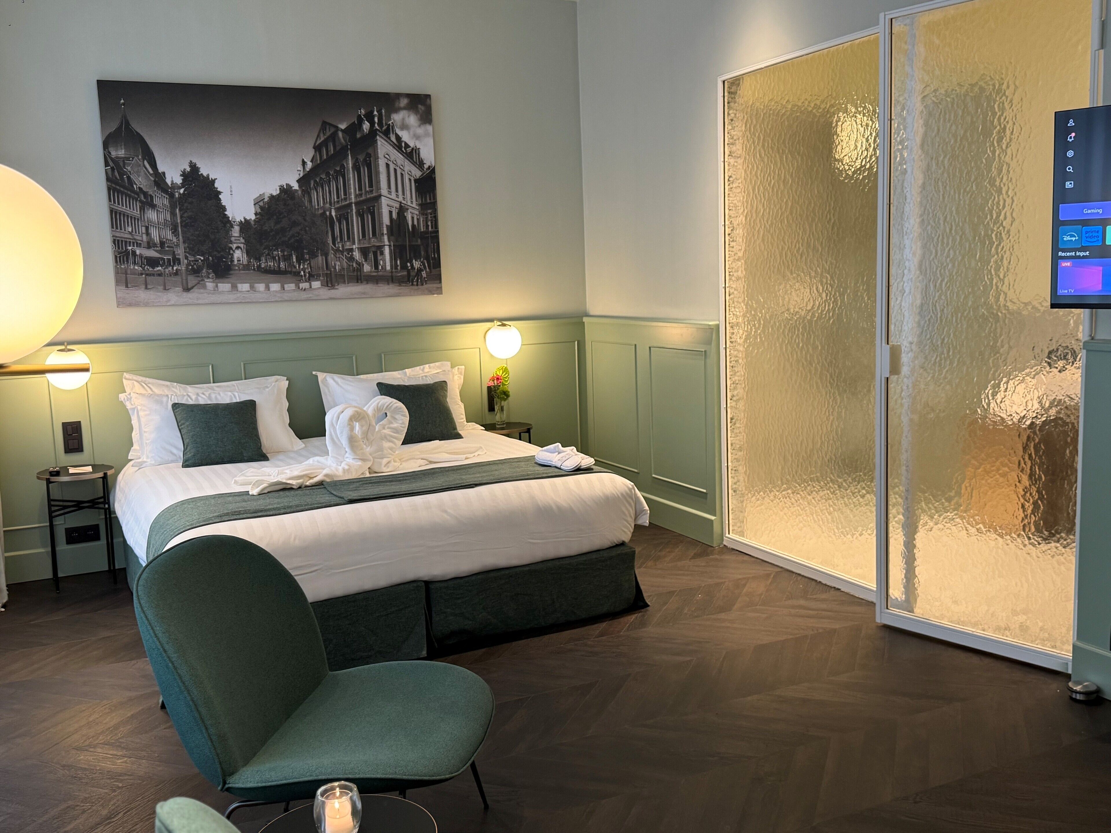 executive double room | in-room safe, blackout curtains, soundproofing, free wifi