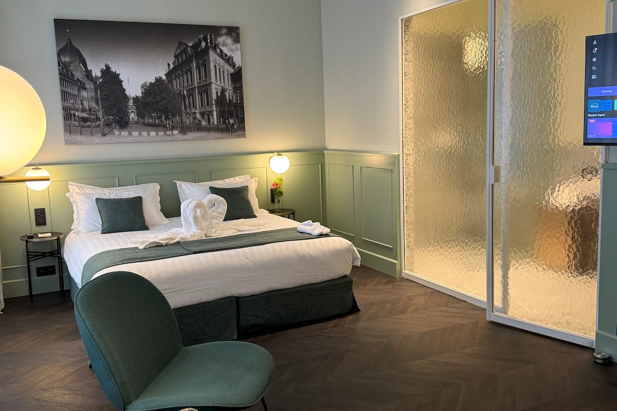 executive double room | in-room safe, blackout curtains, soundproofing, free wifi