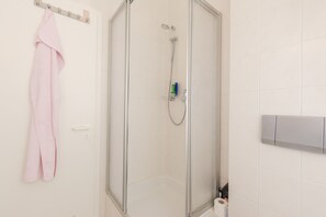 Badkamer met douche