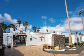 숙박 시설 입구