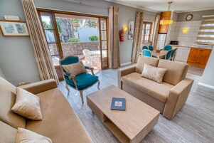 平板电视、DVD 播放器、乒乓球