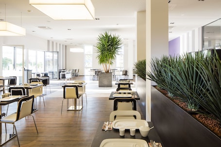 Daily buffet breakfast (EUR 20 per person)