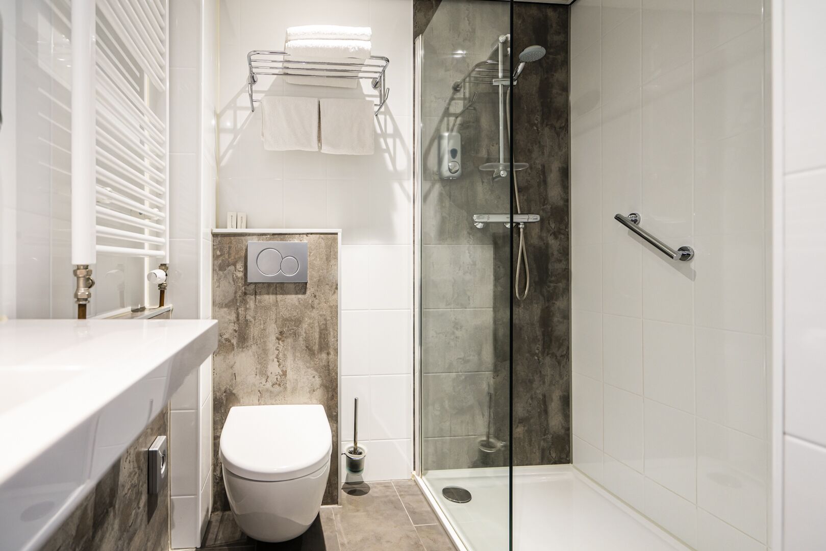 standard twin room | bathroom | shower, hair dryer