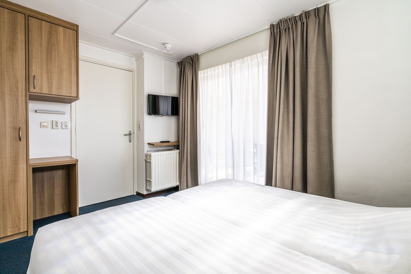 studio suite | 1 bedroom, desk, laptop workspace, blackout curtains