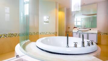 3 Bedrooms Pool Villa | Deep soaking bathtub