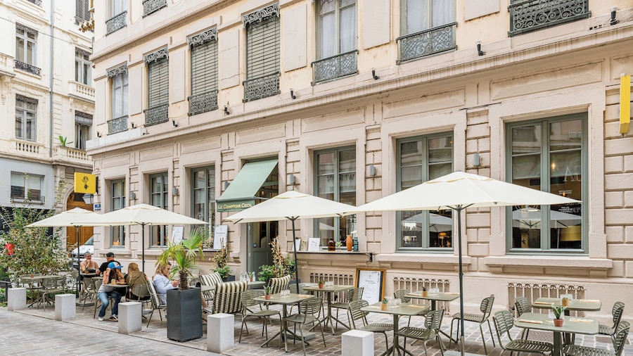 Globe et Cecil Hôtel