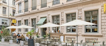 Globe et Cecil Hôtel