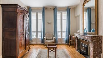 Chambre Supérieure Double ou avec lits jumeaux | Coffres-forts dans les chambres, décoration personnalisée