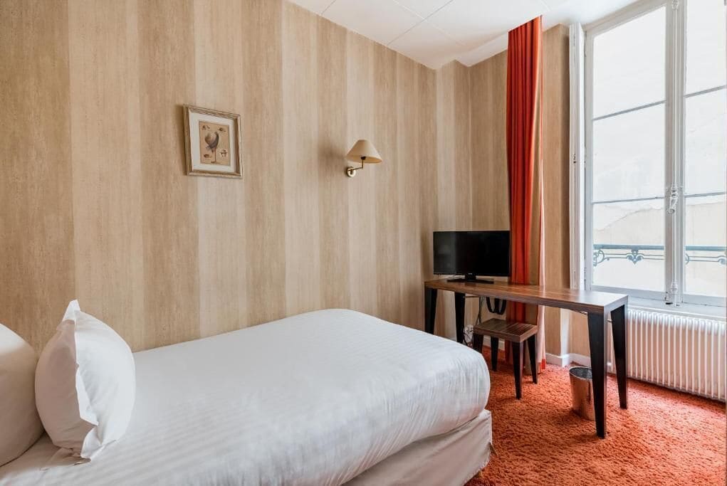 Economy Single Room | In-room safe, desk, blackout drapes, soundproofing