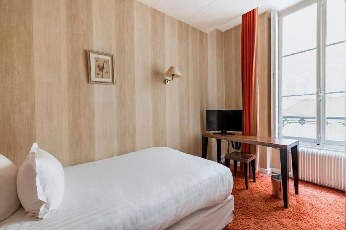 Economy Single Room | In-room safe, desk, blackout drapes, soundproofing