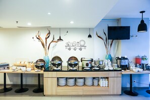 供应早餐、午餐和晚餐,印尼菜