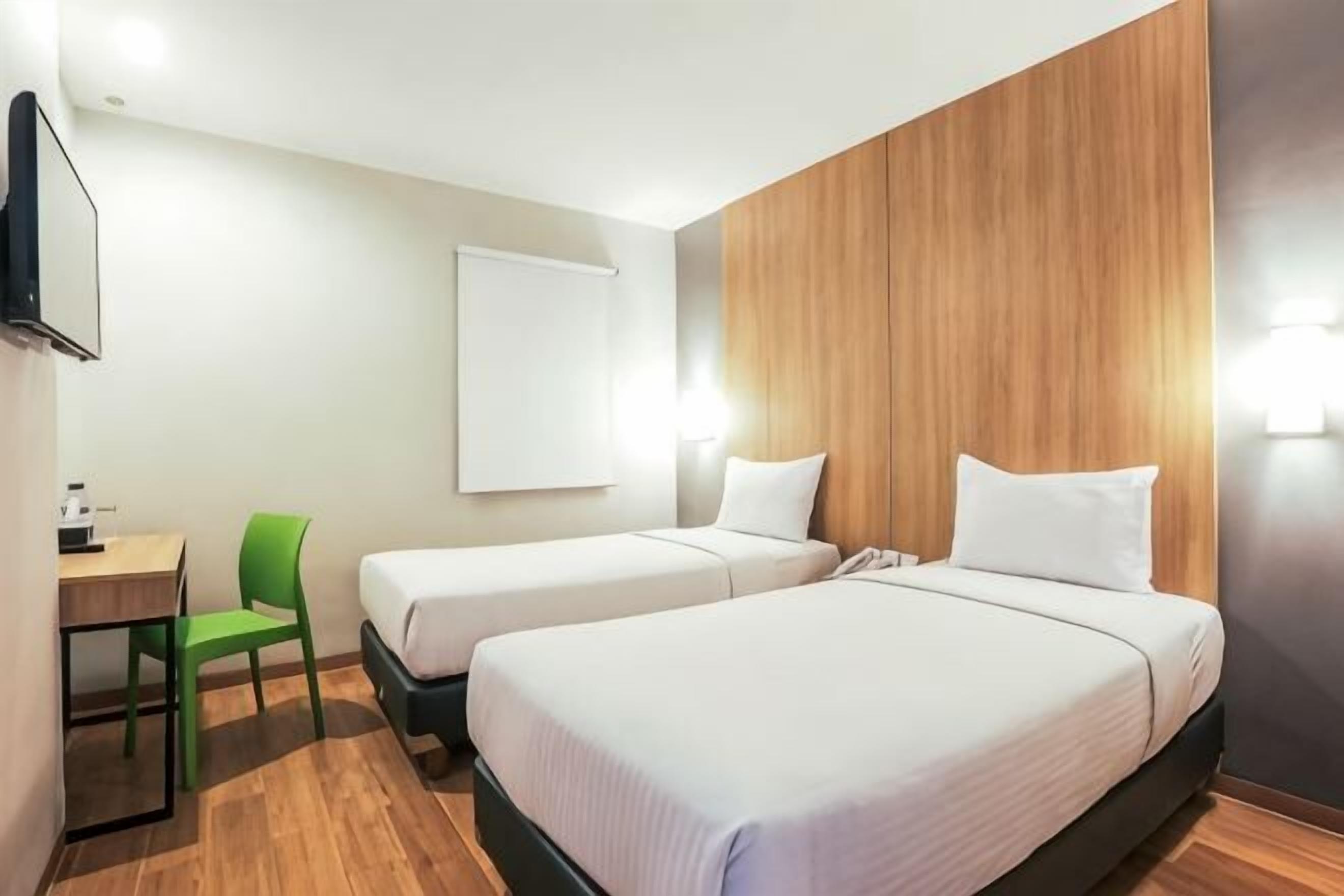 In-room safe, desk, laptop workspace, rollaway beds