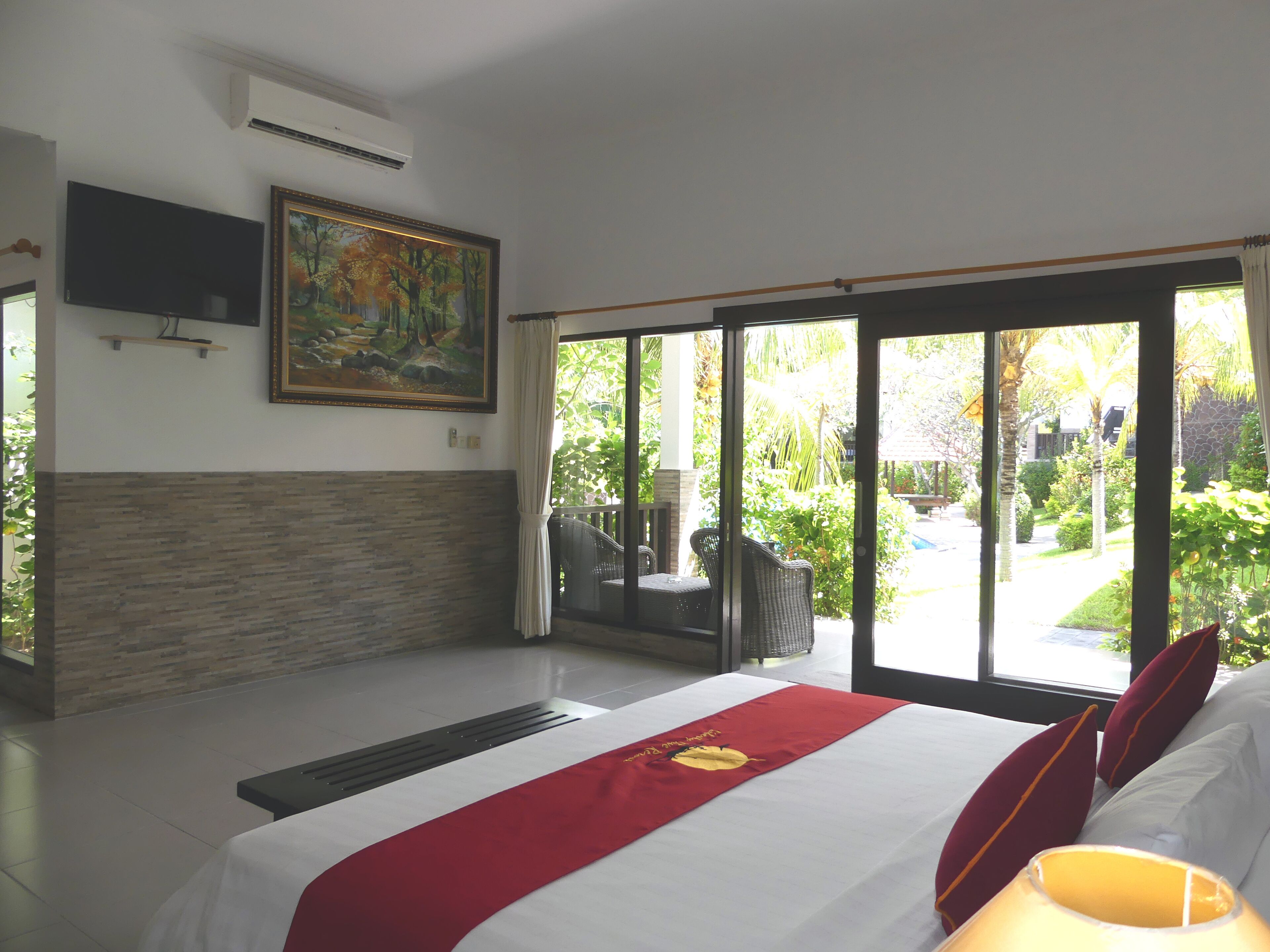 Luxury Garden Cottage (Double Bed) | Minibar, in-room safe, individually decorated, desk