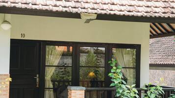 Standard Garden Cottage (Double Bed) | Terrace/patio