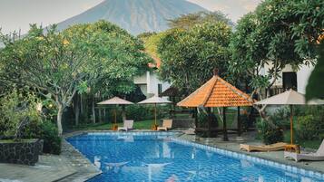 3 outdoor pools, open 7:00 AM to 9:00 PM, pool umbrellas, pool loungers