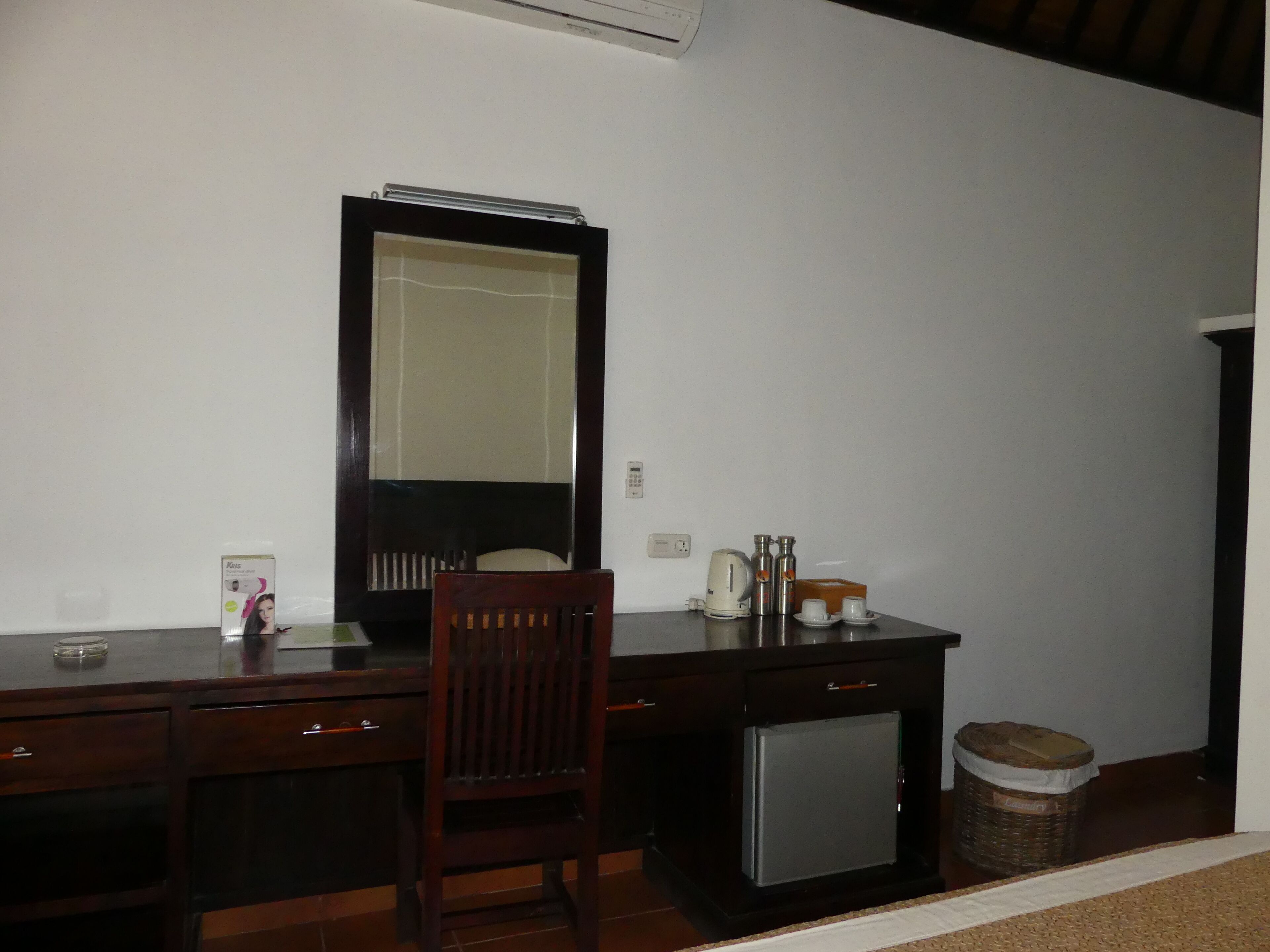 standard garden cottage (twin beds) | 1 bedroom, minibar, in-room safe, individually decorated