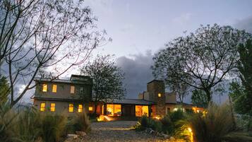 Fachada da propriedade