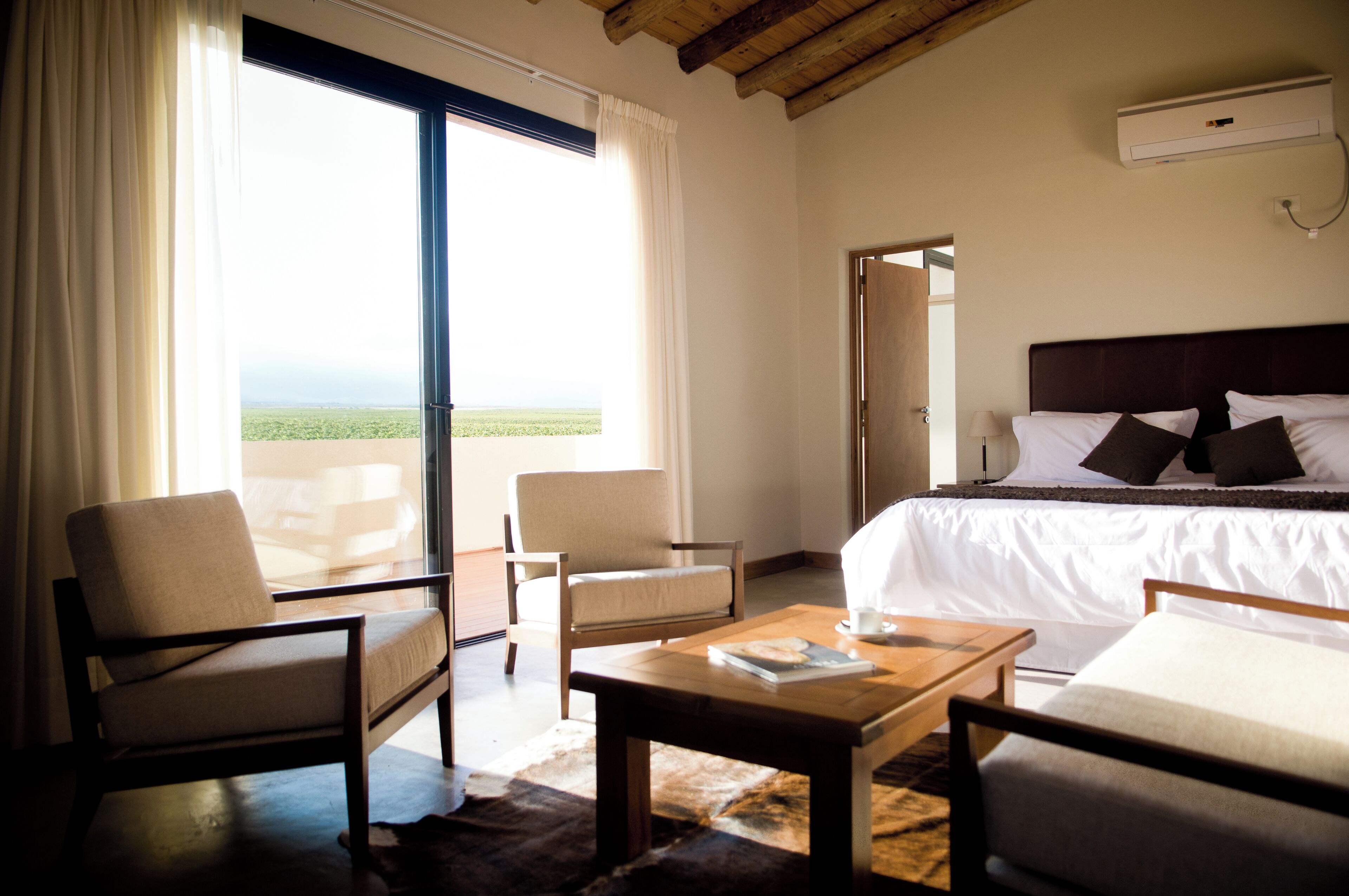 Master Suite | Bộ đồ giường cao cấp, chăn bông, nệm có lớp đệm bông 