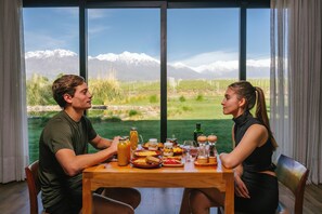 Tägliches inbegriffenes nach Wunsch zubereitetes Frühstück