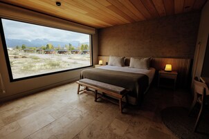 Deluxe Villa | Premium bedding, down comforters, pillowtop beds, in-room safe