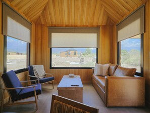 Superior Chalet | Living area | 42-inch Smart TV with digital channels - La Morada Lodge - Valle de Uco (Tunuyan)