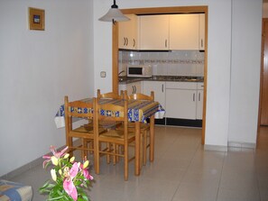 Appartement, 1 chambre | Salle de séjour | Télévision