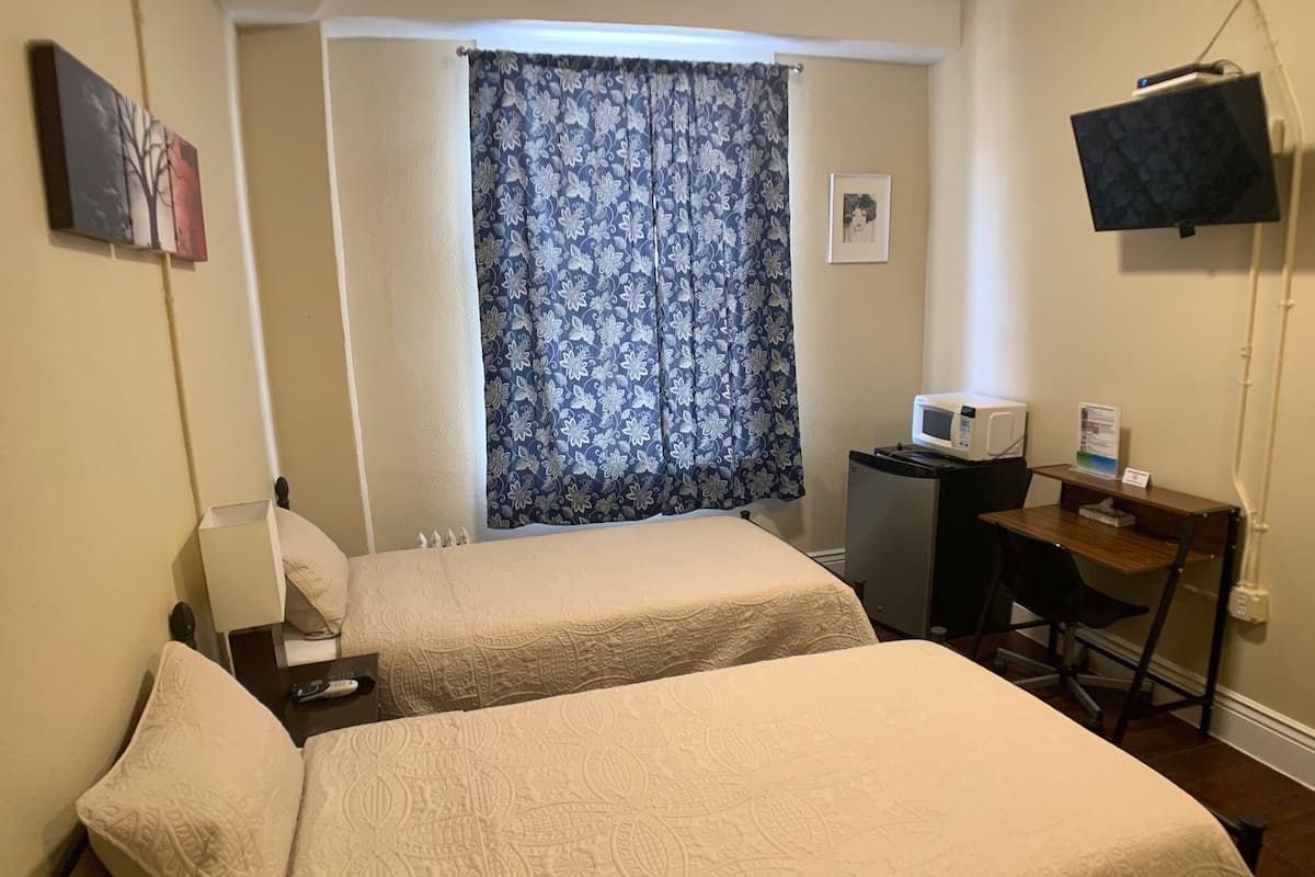 Standard Twin Room, 2 Single Beds, Private Bathroom